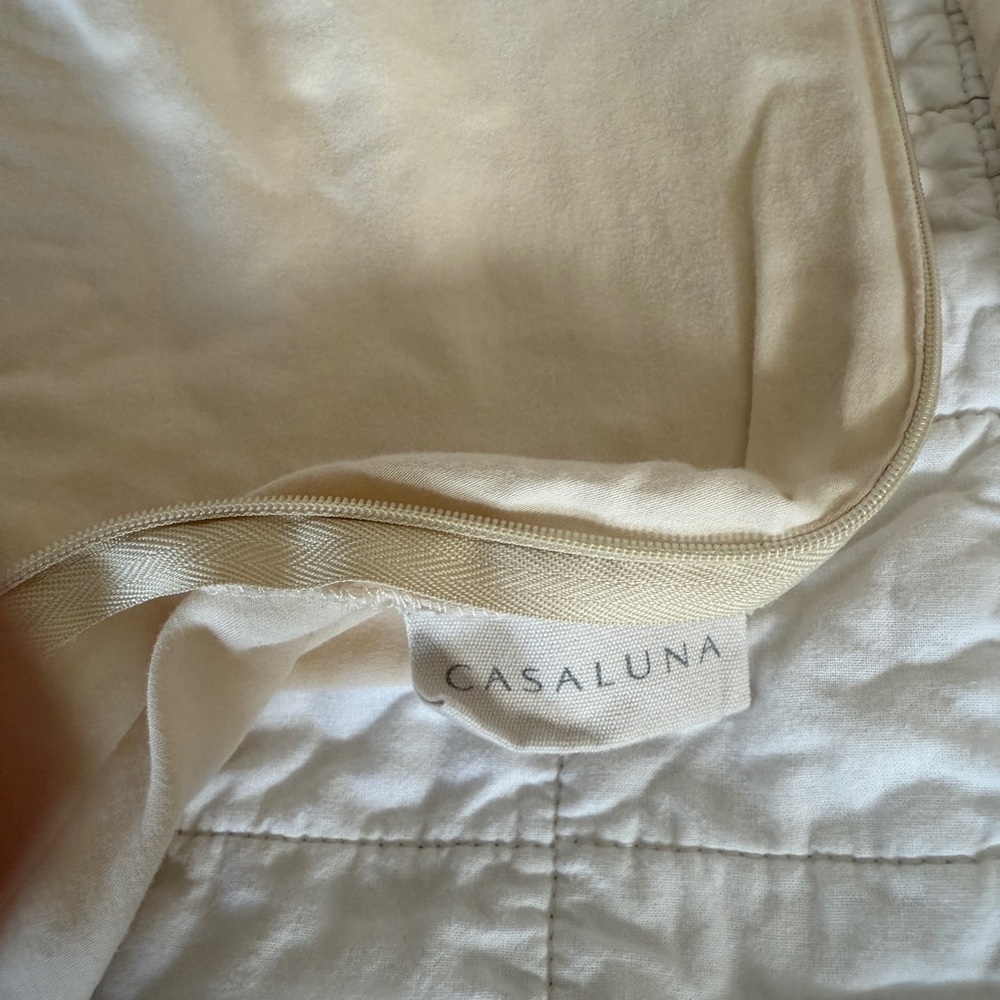 Casaluna Standard Heavyweight Linen Blend Quilt Pillow Sham, Great Condition - Picture 3 of 3